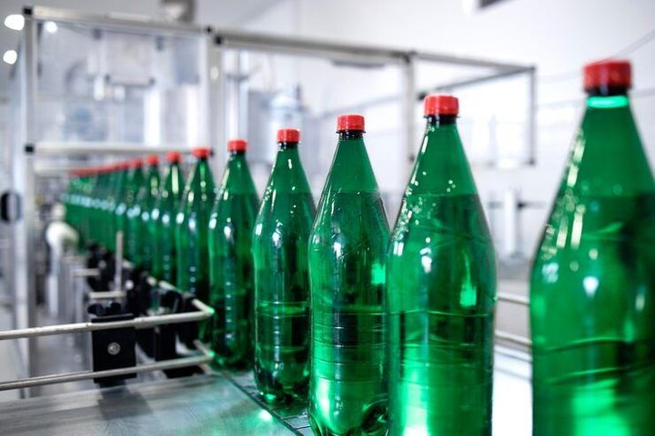 PET Bottle Manufacturing Explained: Production Process, Machinery & Packaging Applications