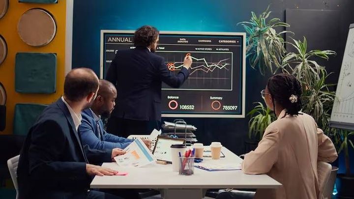 ETF Investing Guide Types Strategies Platforms Market Analysis and Portfolio Diversification