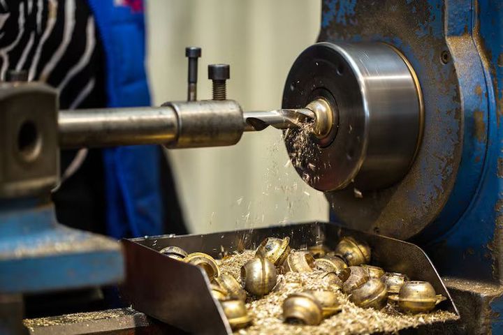 CNC Precision Engineering Explained: Advanced Machining, Precision Components & Industrial Applications